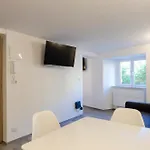 Castelli's Apartmetnts Fico 1 *