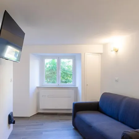 Castelli's Apartmetnts Fico 1 Appartement